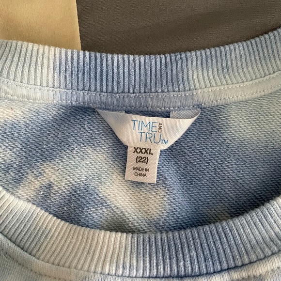 Light blue tie dye time and true crewneck - Picture 3 of 3